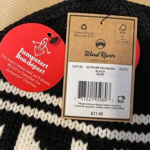 Wind River Black and White Canada Knit Beanie NWT